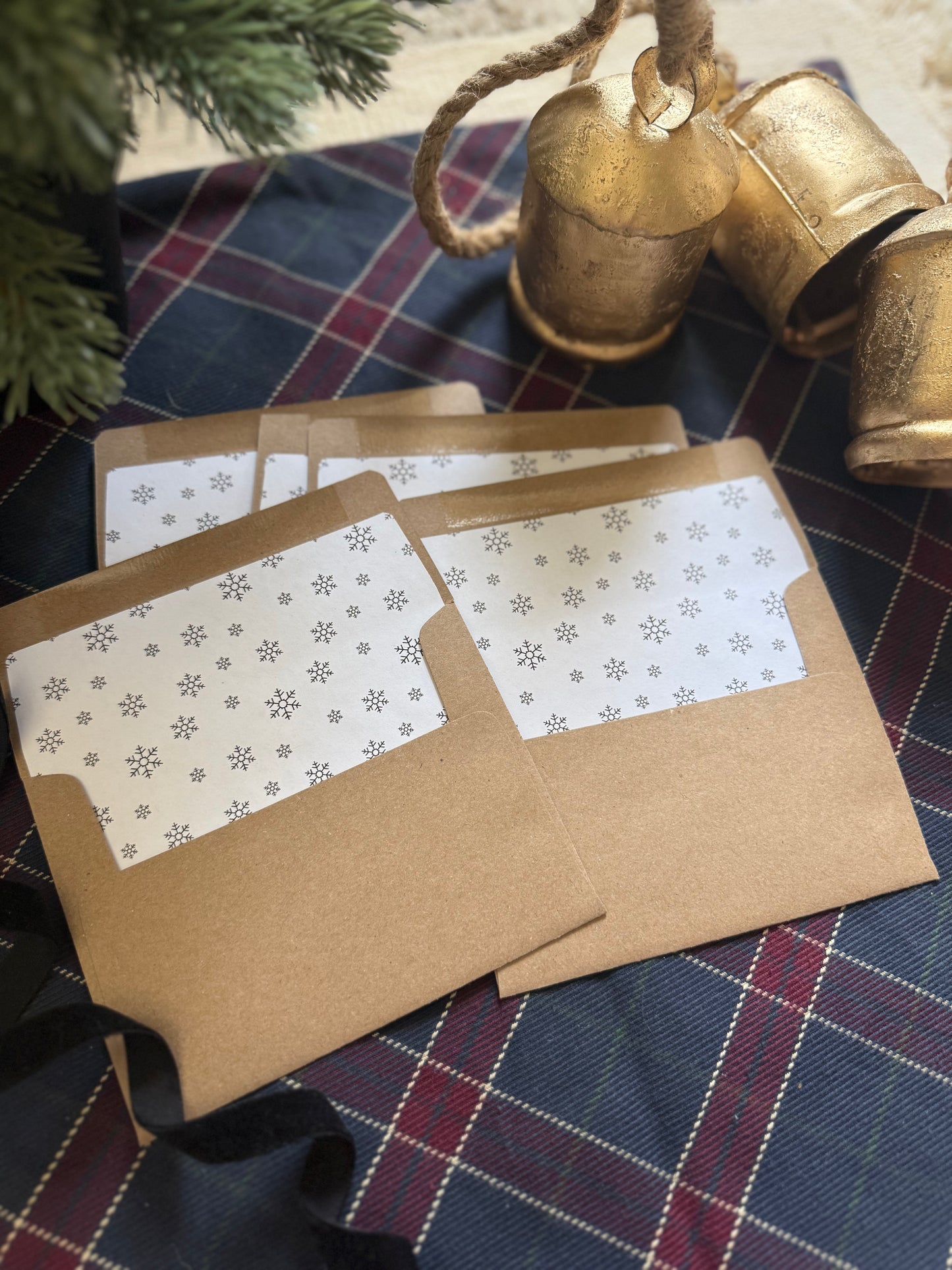 Snowflake Envelope Liners with A2 Kraft Envelopes – Winter Lined Envelopes